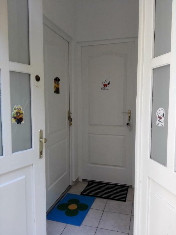 Minion & Snoopy Apartman Будапеща Екстериор снимка